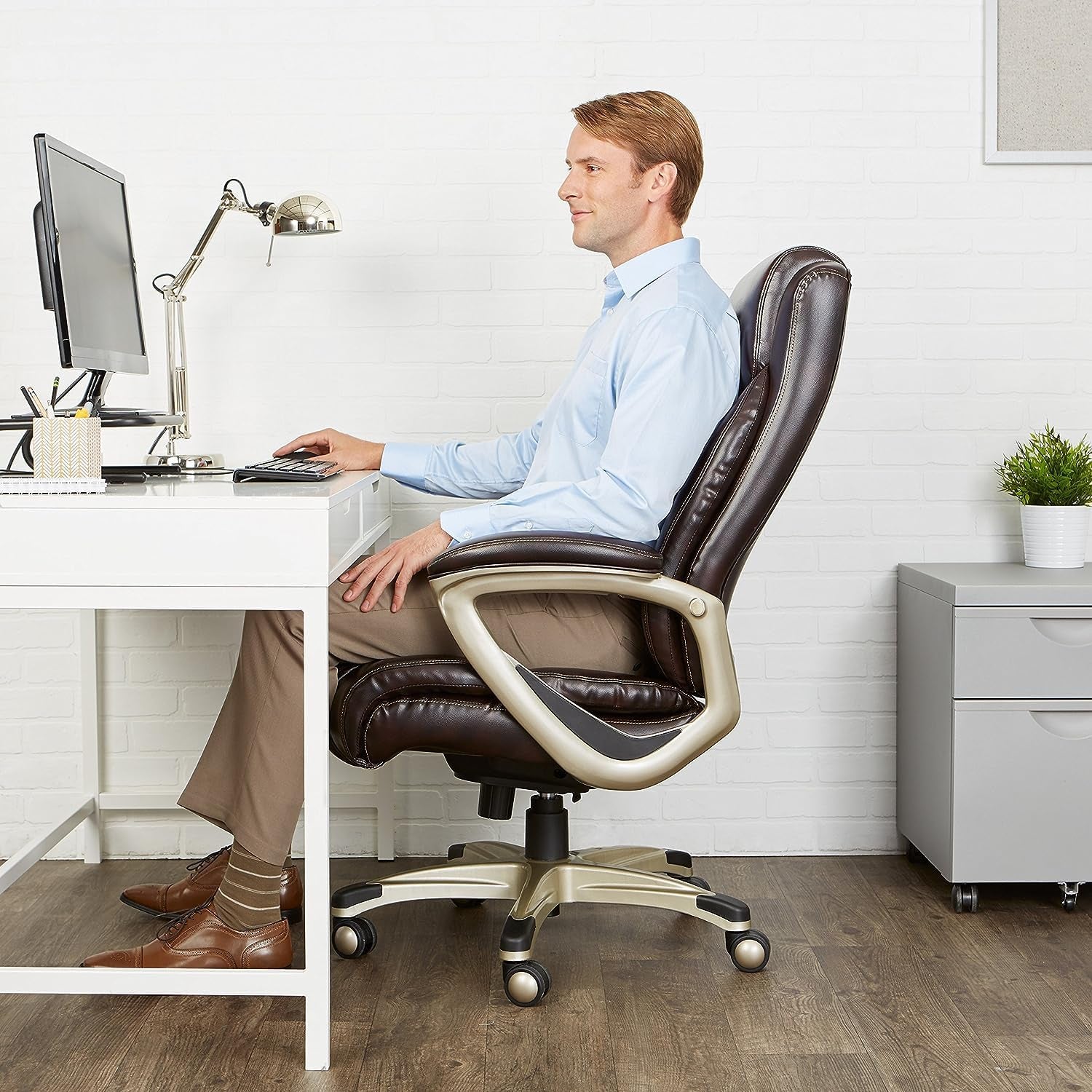 Big & Tall Executive Office Desk Chair with Lumbar Support, Adjustable Height, 350 Lb Capacity, Black Pewter Finish-1