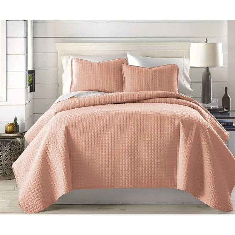 King/Cal King Lightweight Blush Ultra Soft 3-Piece Microfiber Quilt Set-2