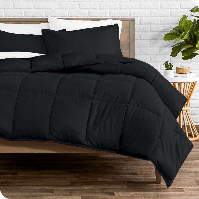 Queen size Luxuriously Soft Down Alternative Comforter Set in Black-0