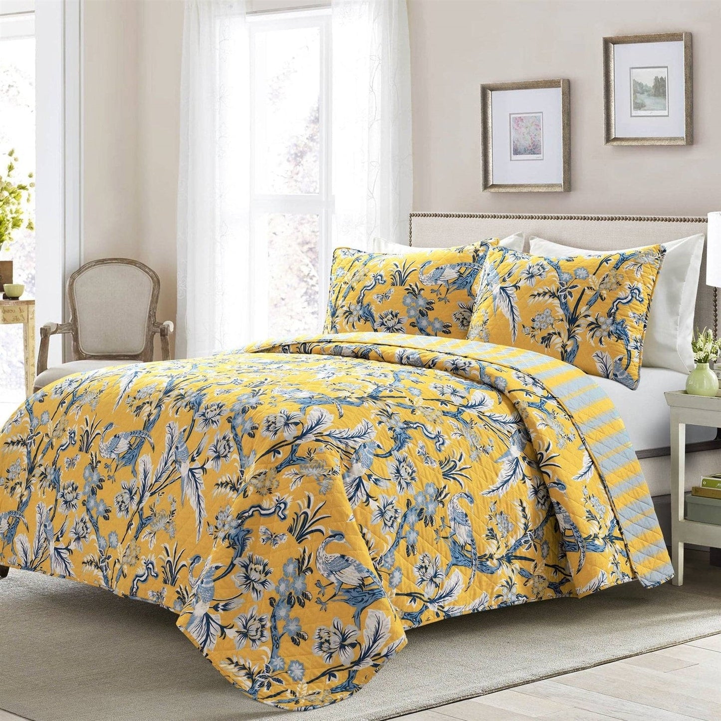 Full/Queen Yellow Blue Peacocks Floral Lightweight Polyester 3-Piece Quilt Set-0